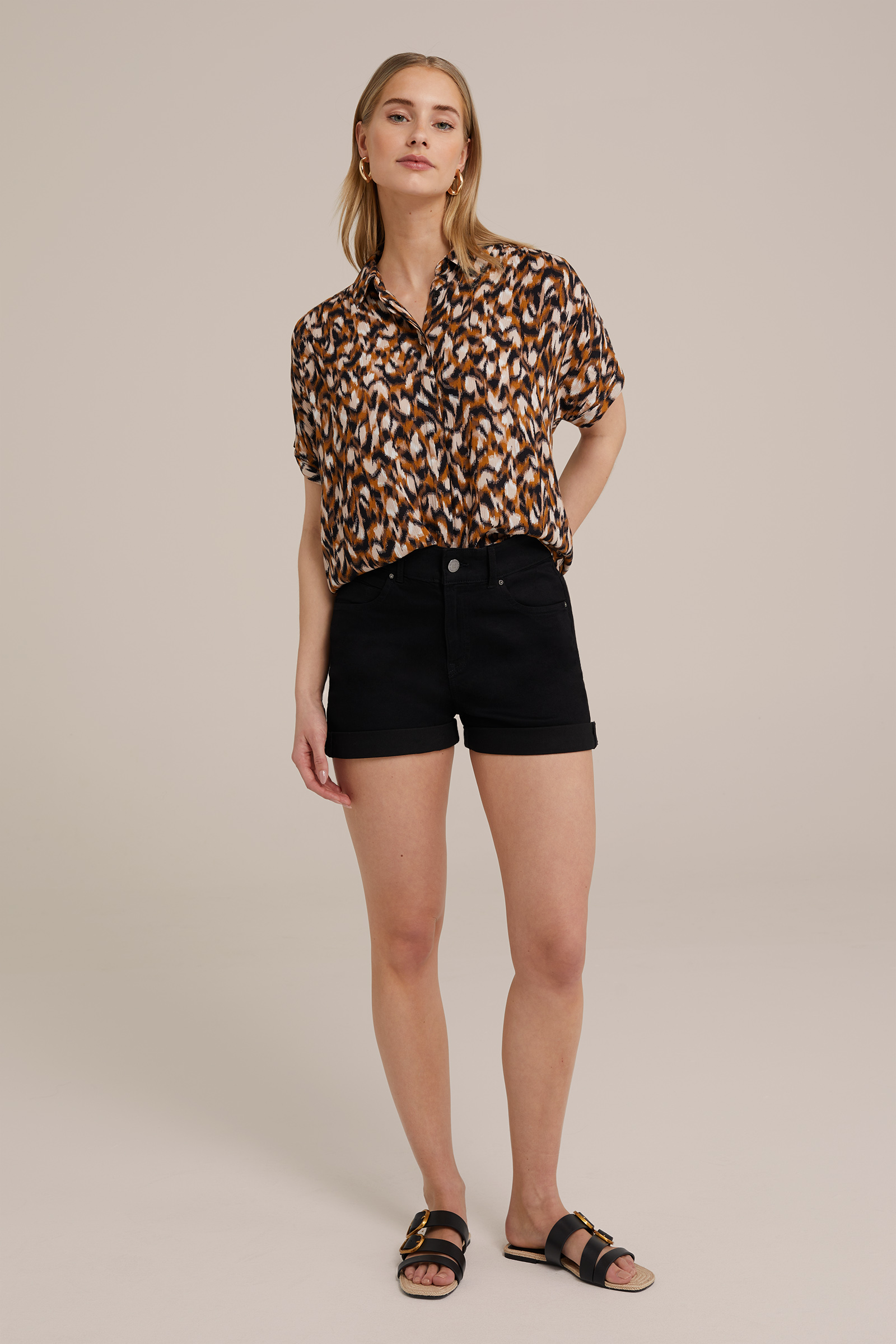 high rise denimshort met comfort stretch Blue Ridge Zwart
