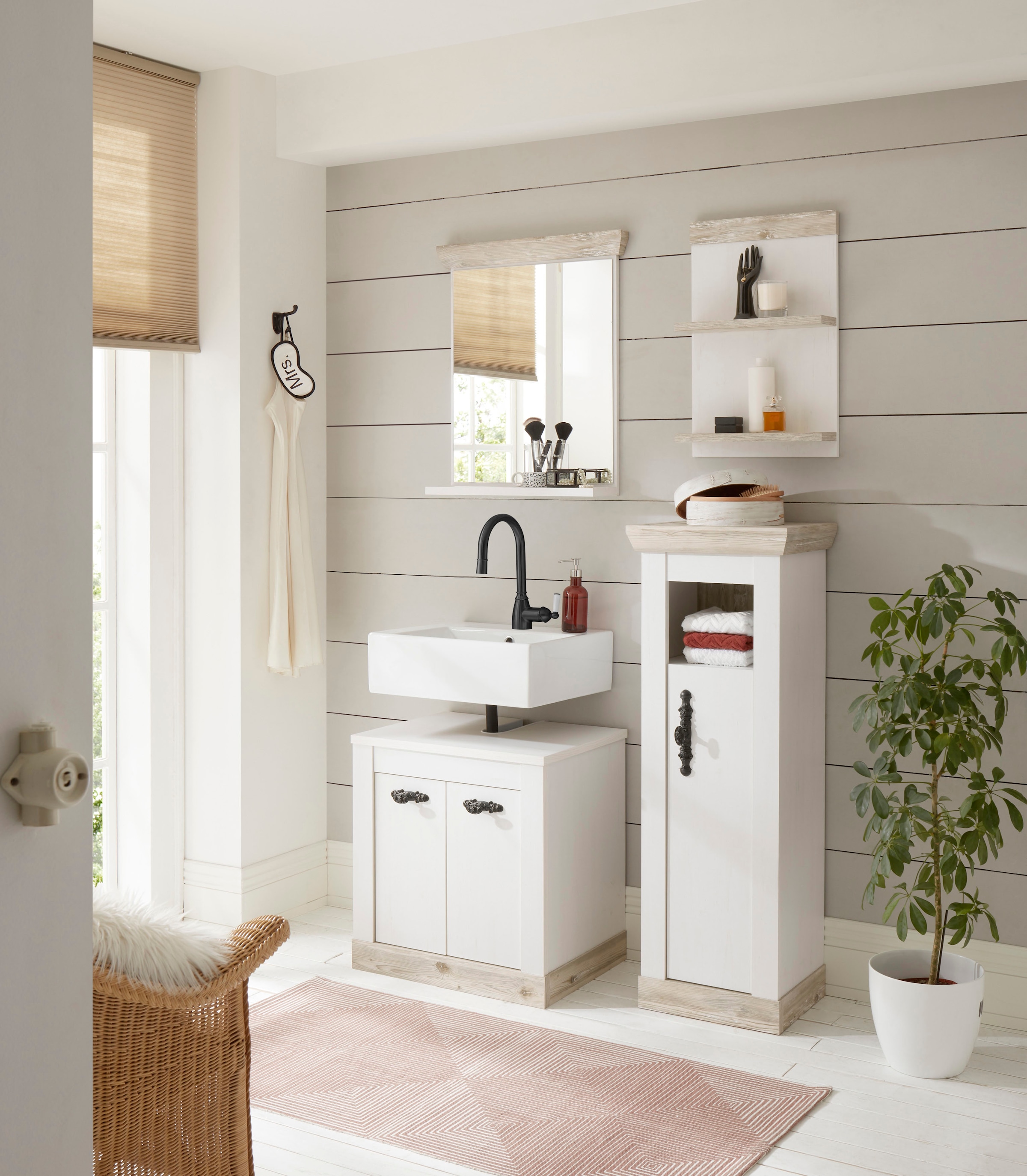 Home affaire Badspiegel »Florenz, Spiegel im Landhausstil« in Pinie Weiss, mit Ablagefläche, Breite 60 cm