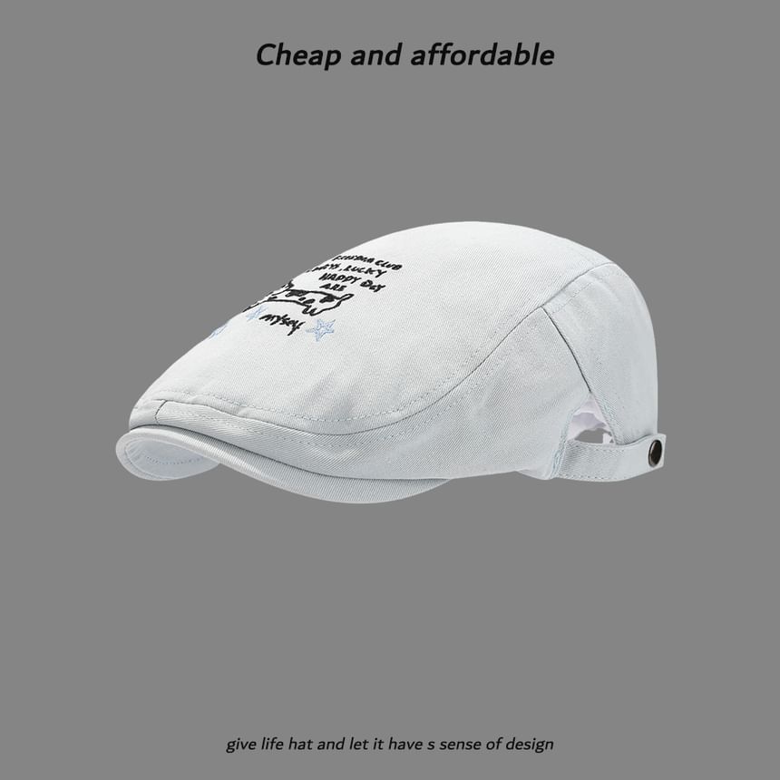 Alpha Kiss - Platte pet met geborduurde letters