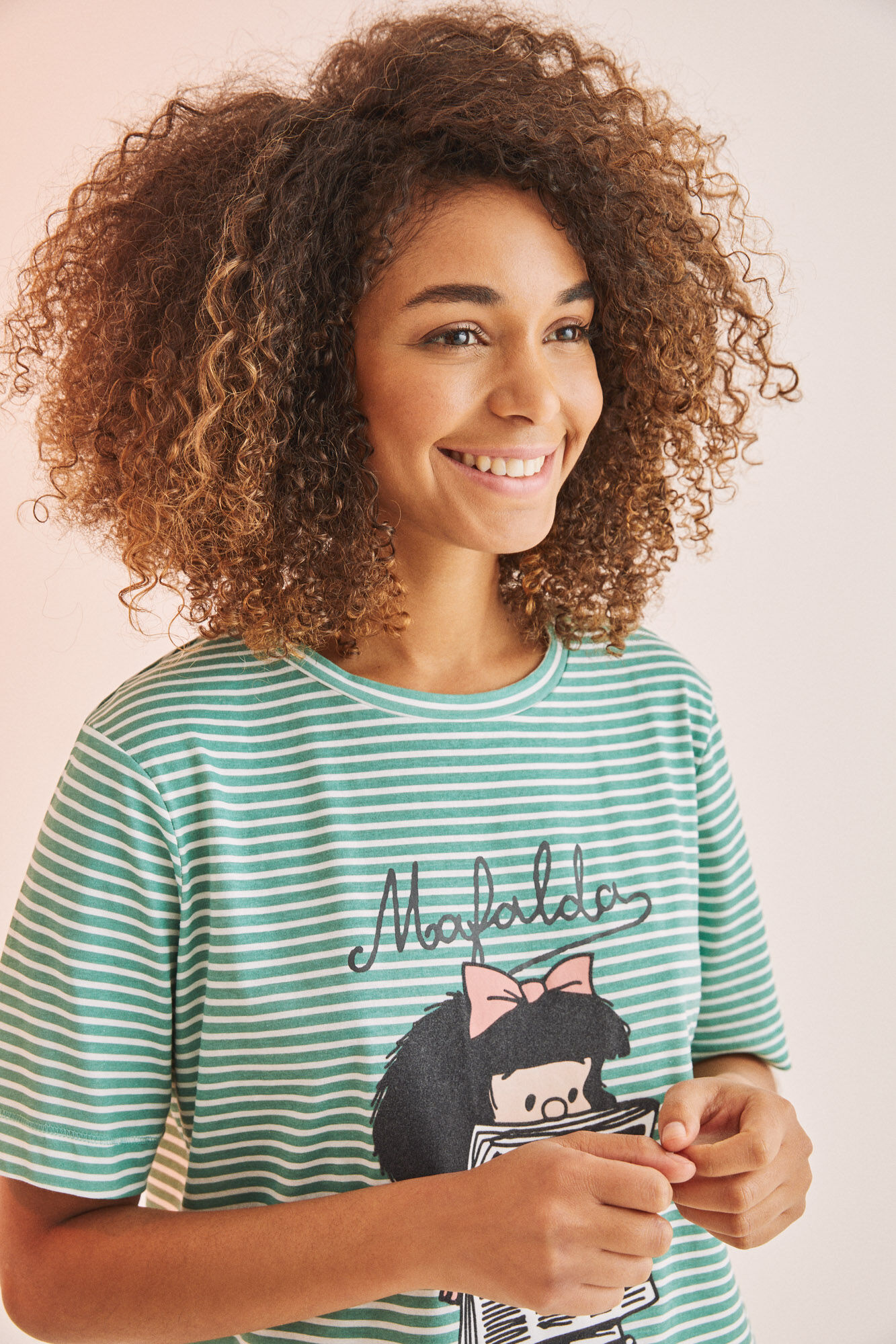 Camisola Mafalda verde listrada, estampa 100% algodão.