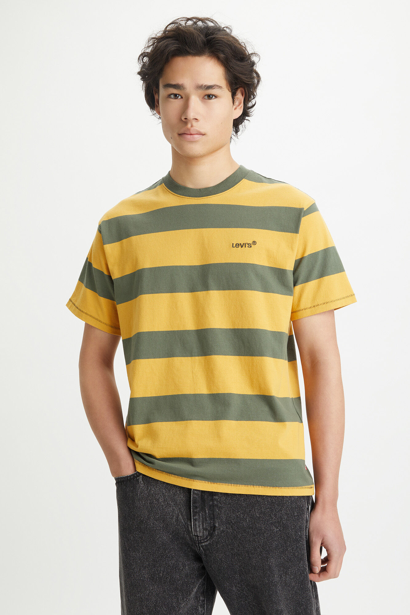 Camiseta Levis® - estampa amarela