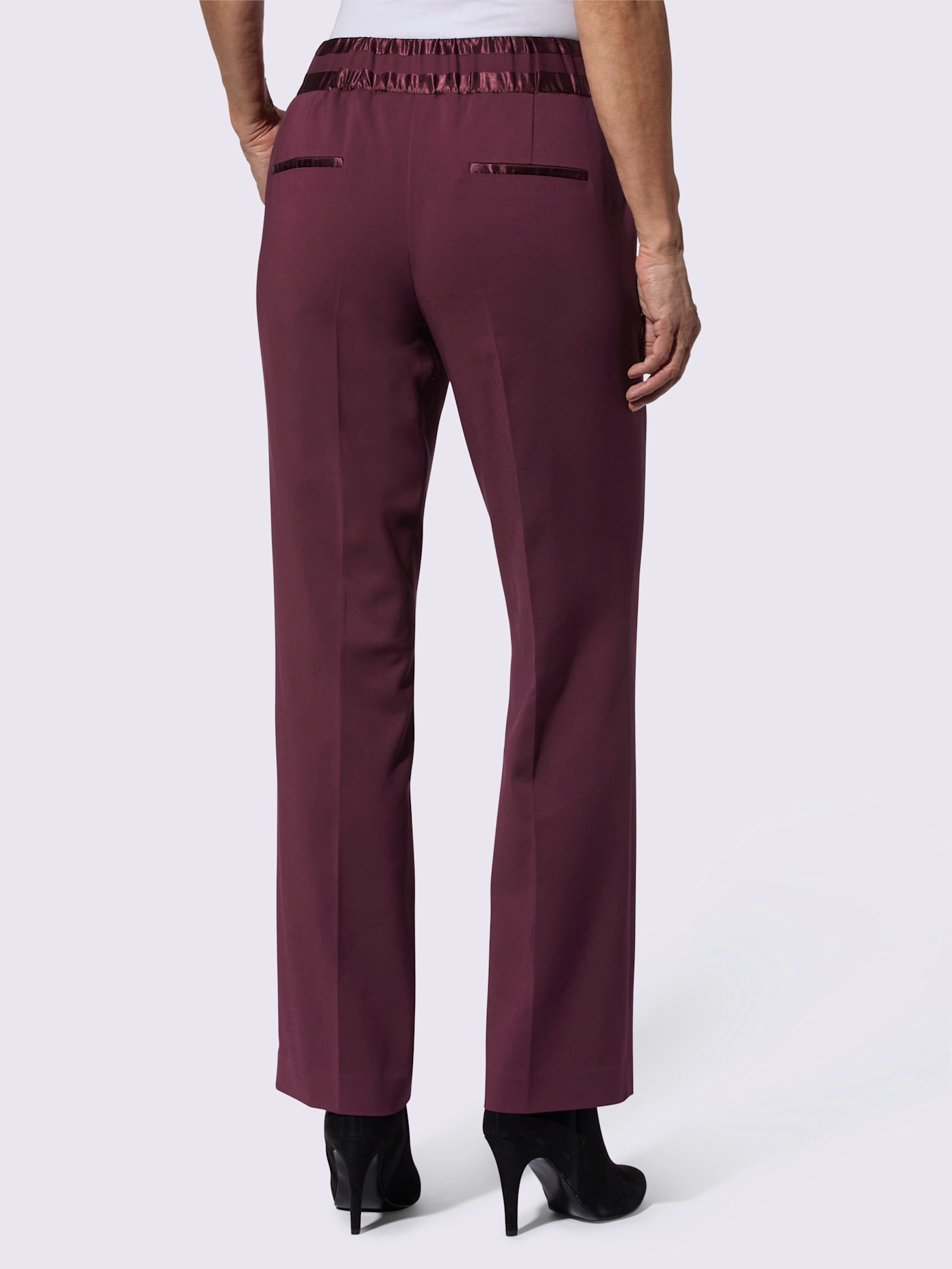 Pantalon matière facile à entretenir