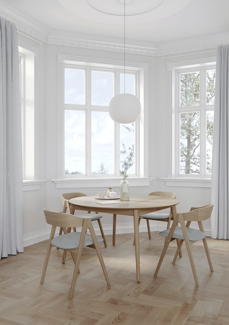 Meza spisebord Ø135 cm. Hvitpigmentert eikefinér.