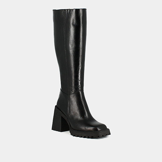 Bottes hautes à semelles crantées et bouts carrés  en cuir noir