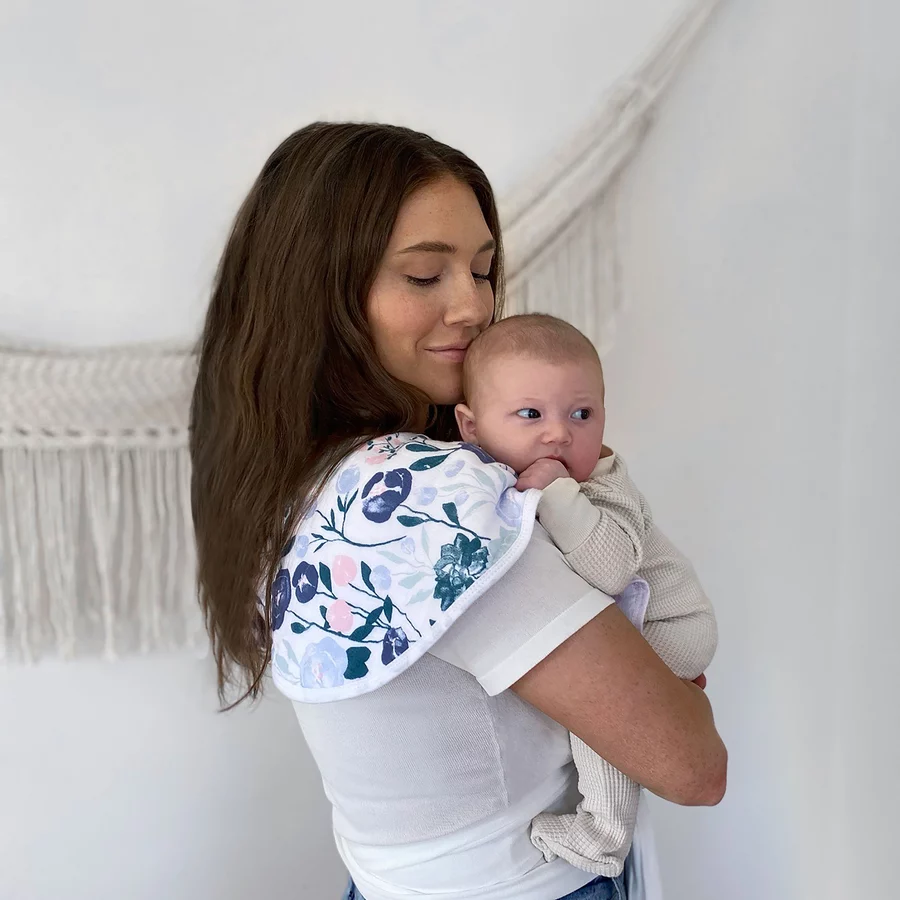 aden + anais™ essentials Baumwoll-Musselin-Baby-Lätzchen flowers bloom