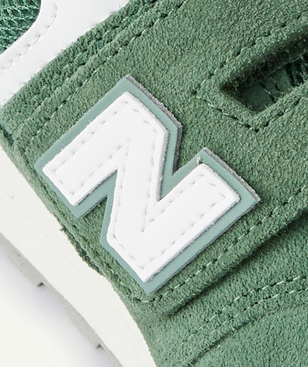 NEW BALANCEBASKETS À SCRATCHS 574 VERTES