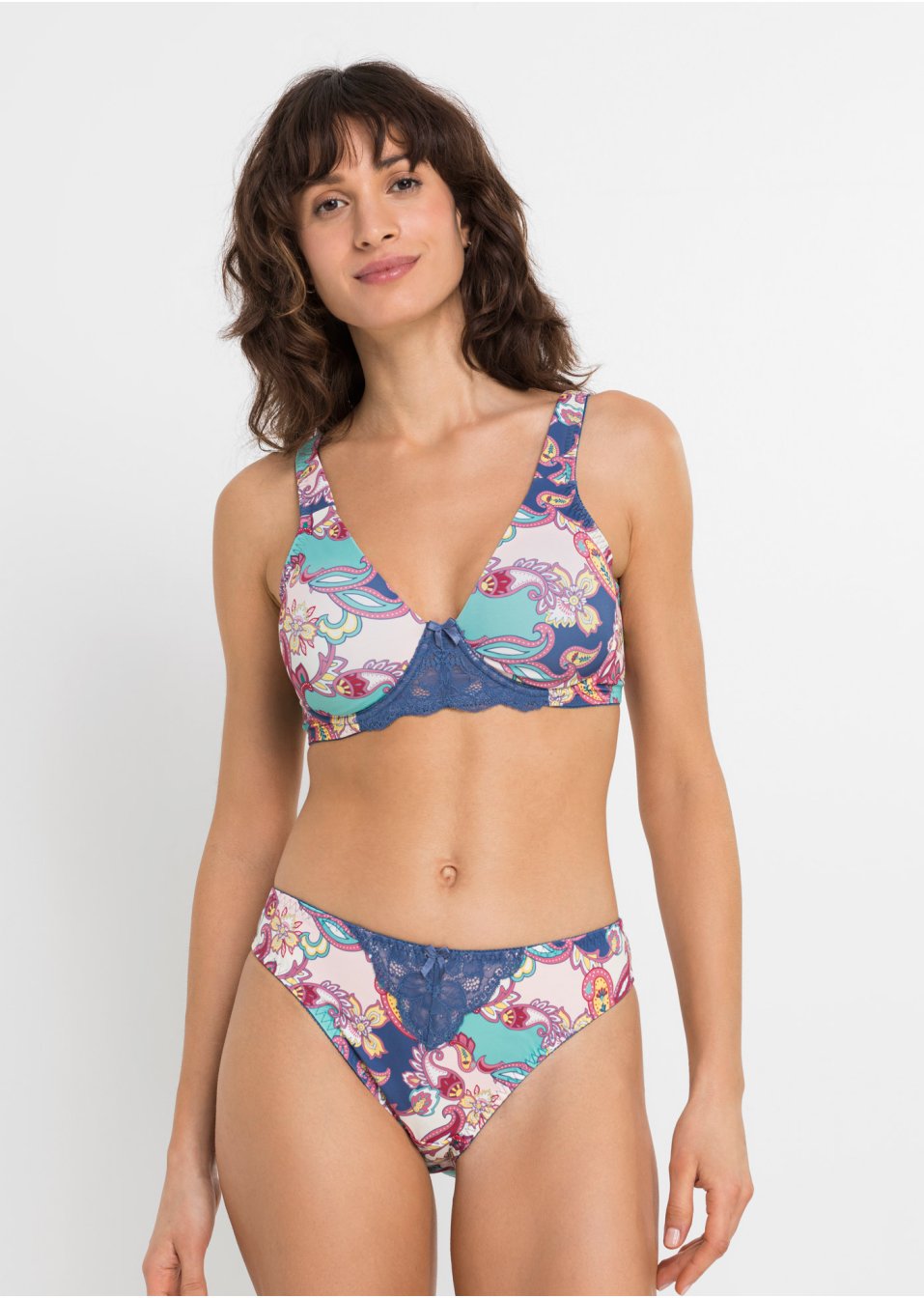 Soutien-gorge moulé à armatures