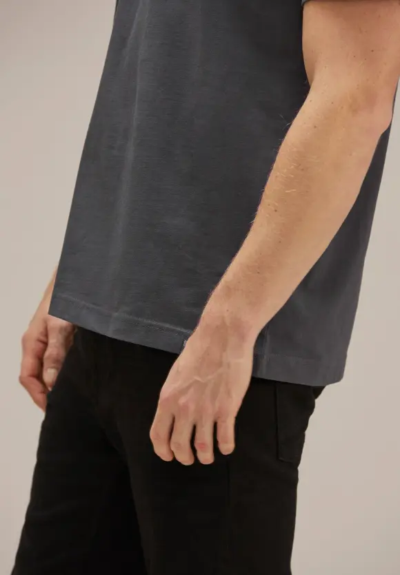 Basic T-Shirt in Unifarbe - dark iron grey