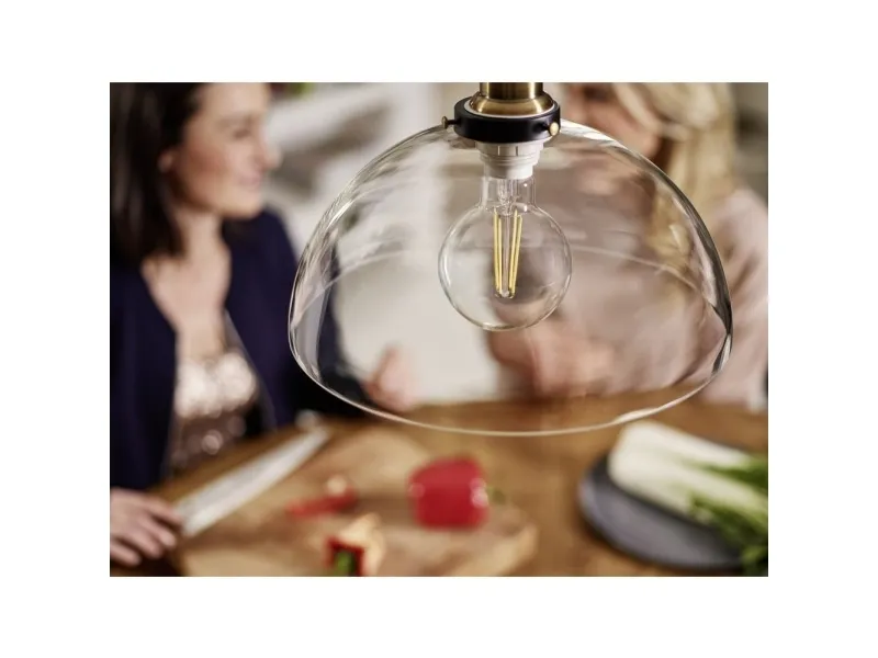 Philips - LED-lyspære - form: kugle - klar finish - E27 - 7 W (tilsvarende 60 W) - klasse A   - varmt hvidt lys - 2700 K
