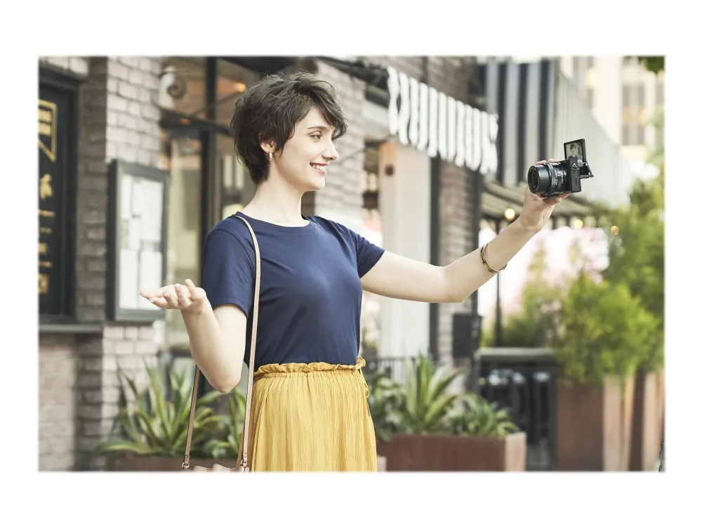 Sony a6100 ILCE-6100Y - Digitalkamera - spejlløst - 24.2 MP - APS-C - 4K / 30 fps - 3x optisk zoom 16-50 mm og 55-210 mm objektiver - Wi-Fi, NFC, Bluetooth - sort