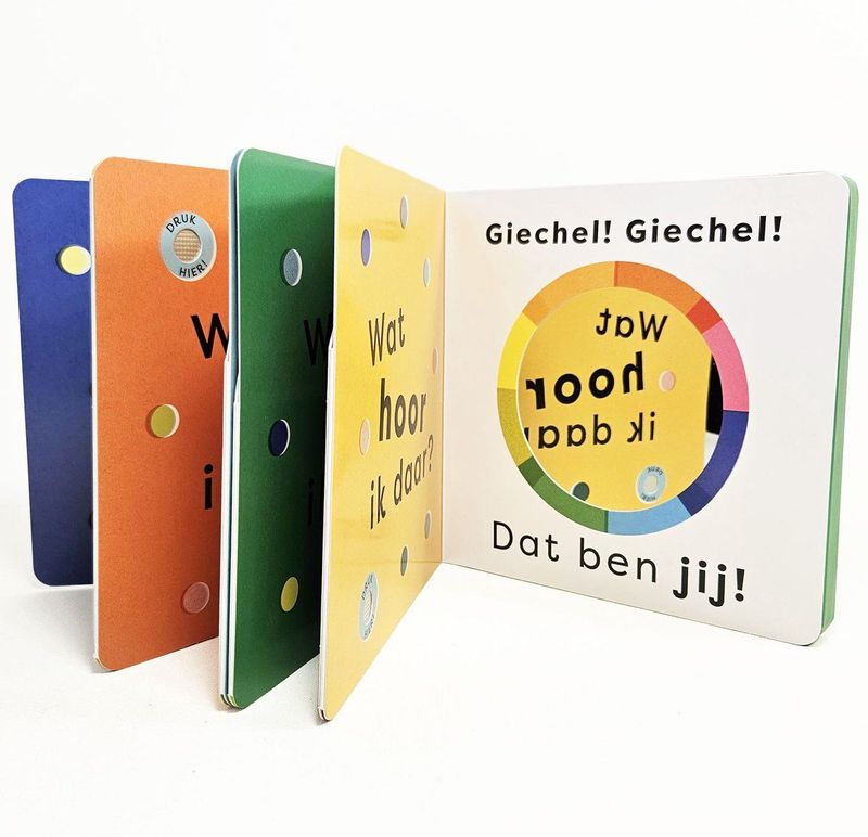 Wat Hoor Ik Daar? - Geluidenboekje - Boerderij - Kartonboek