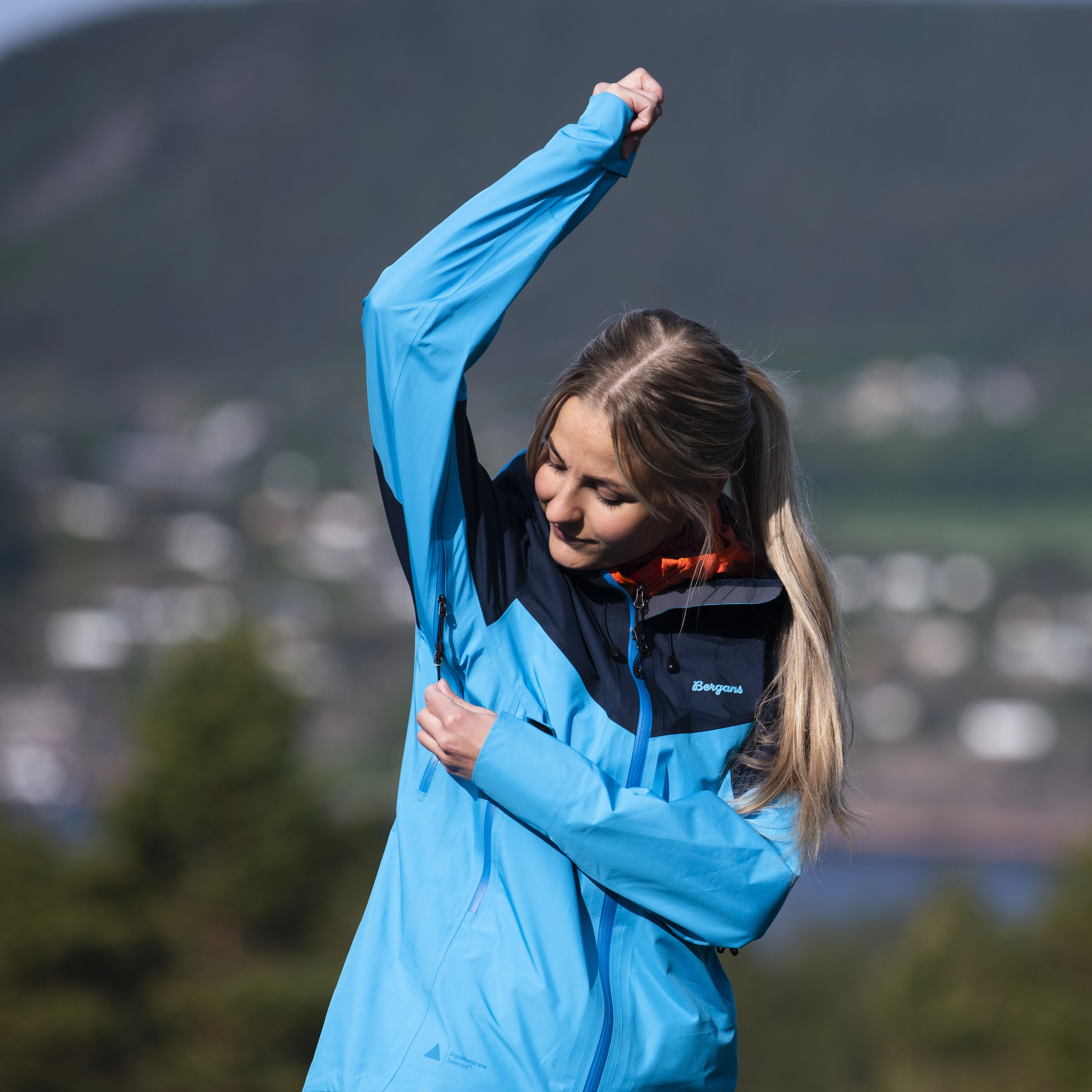 Rabot Light 3L Shell Jacket Women Aqua Lagoon / Navy Blue