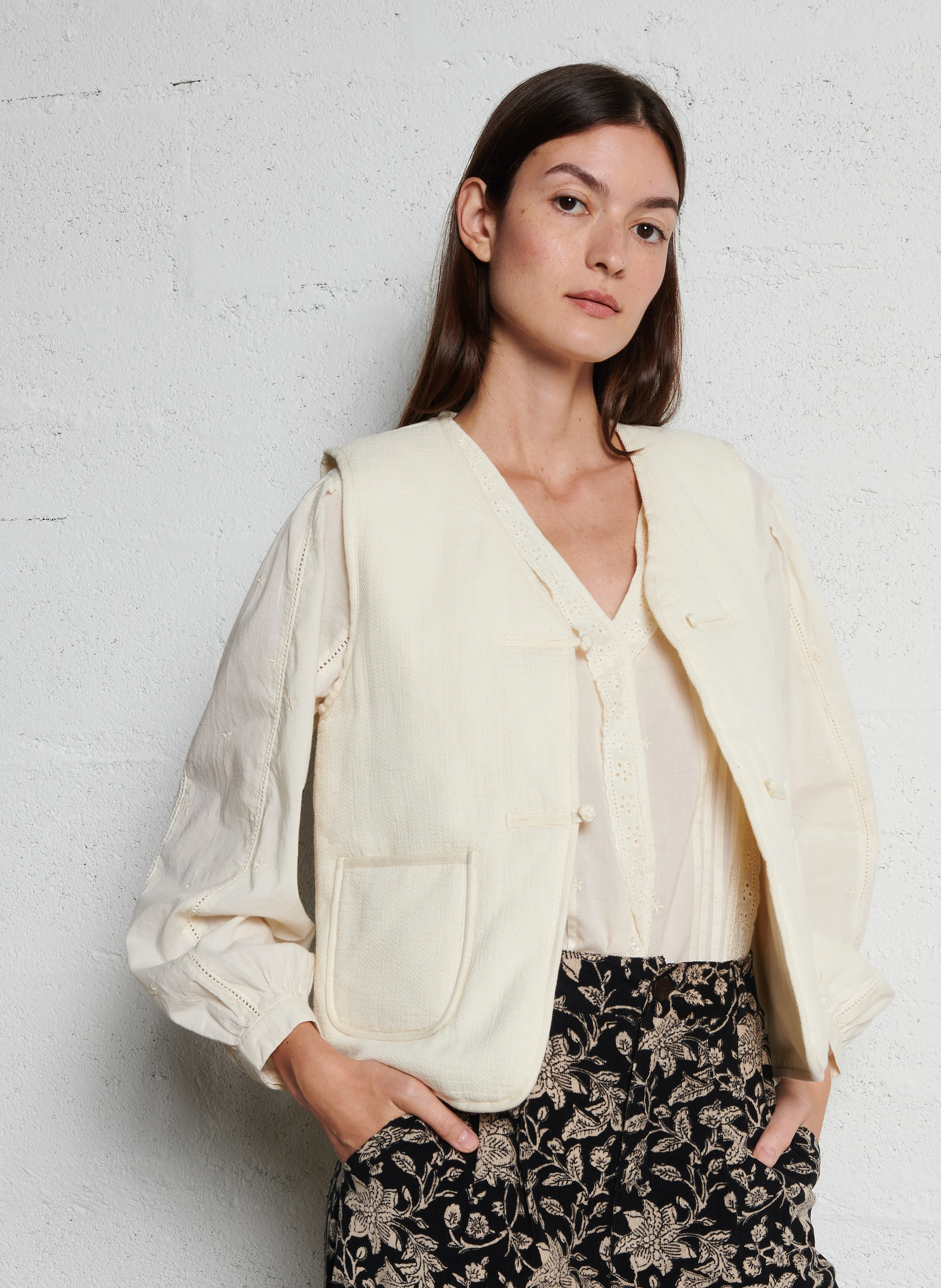Veste droite rembourrée col V en coton mélangé | Beige
