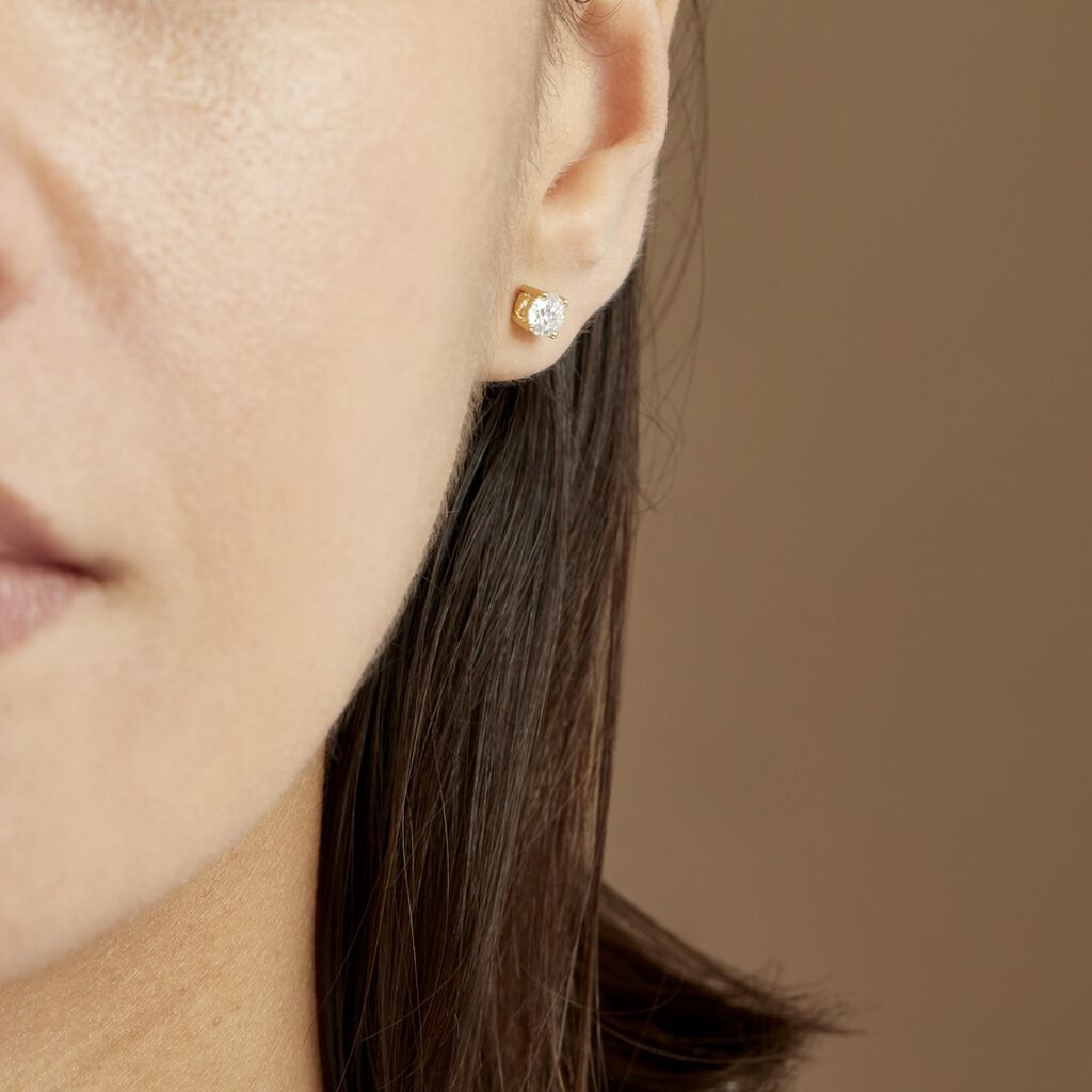 Boucles D'oreilles Puces 4 Griffes Or Jaune Diamant Synthetique
