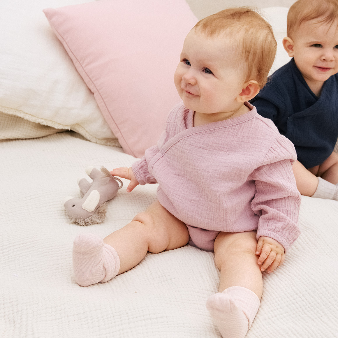 Topomini Pure Collection Baby Wickelbody aus Musselin rosa