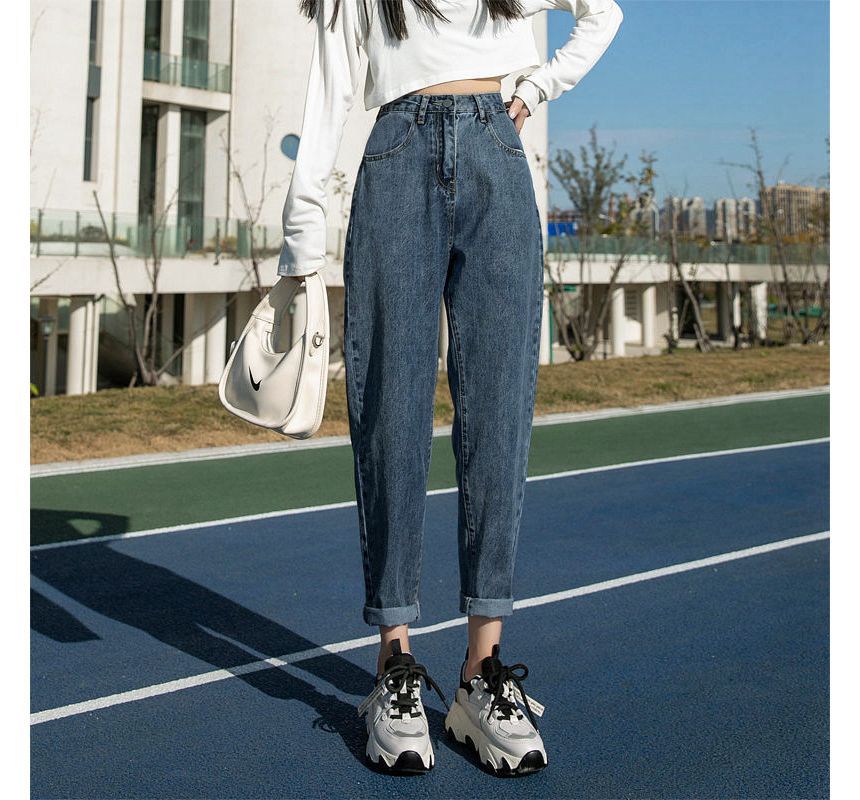 Crochaletin - High-Waist Washed Cropped Tapered Jeans