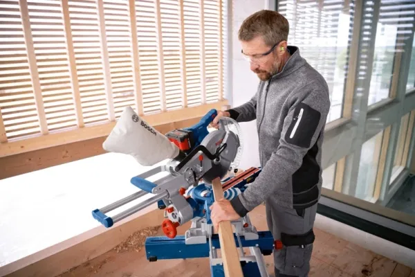 Bosch KAP-/GERINGSSAV GCM 18V-254 D SOLO - SOLO