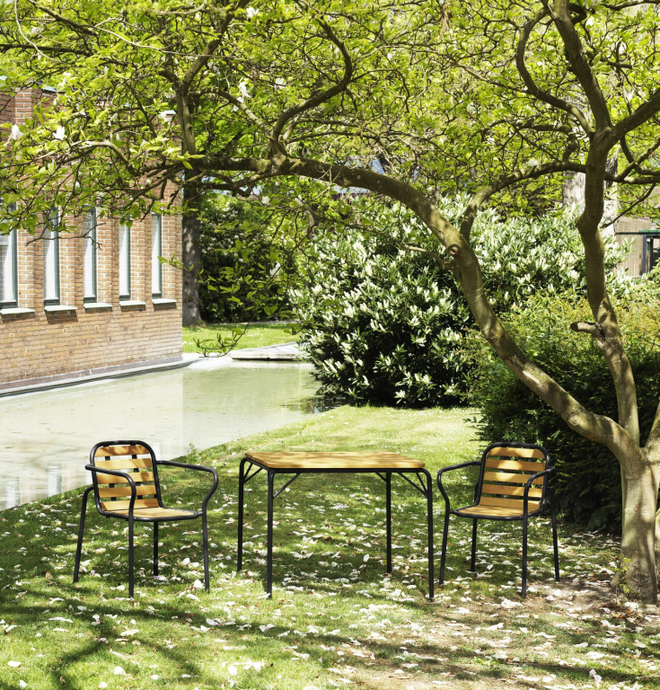 Normann Copenhagen Vig Wood tuinstoel met armleuning zwart