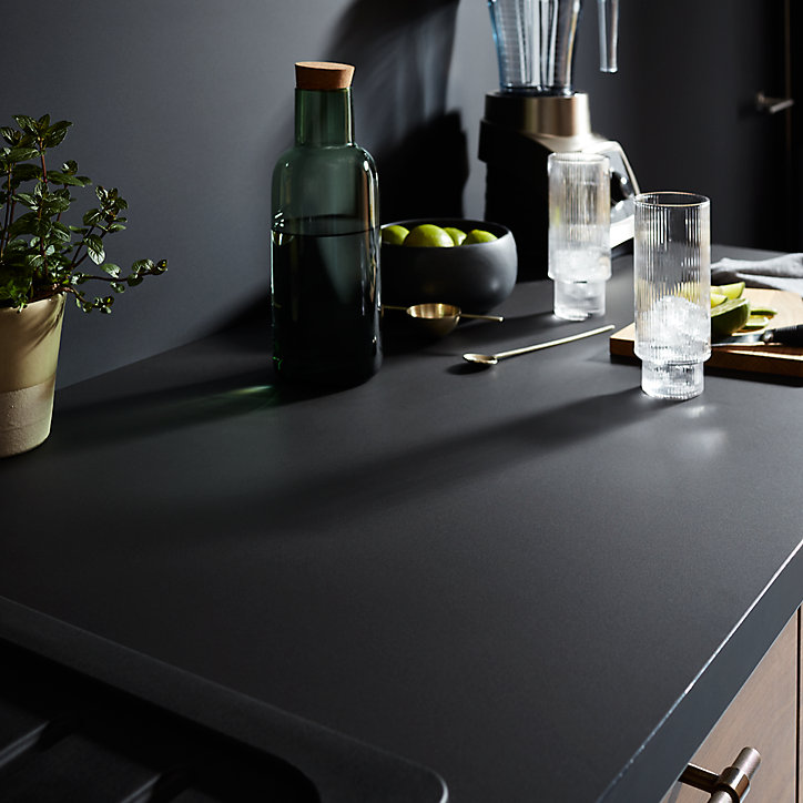 Plan de travail en stratifié noir mat GoodHome Berberis L. 300 x P. 62 x ép. 3,8 cm