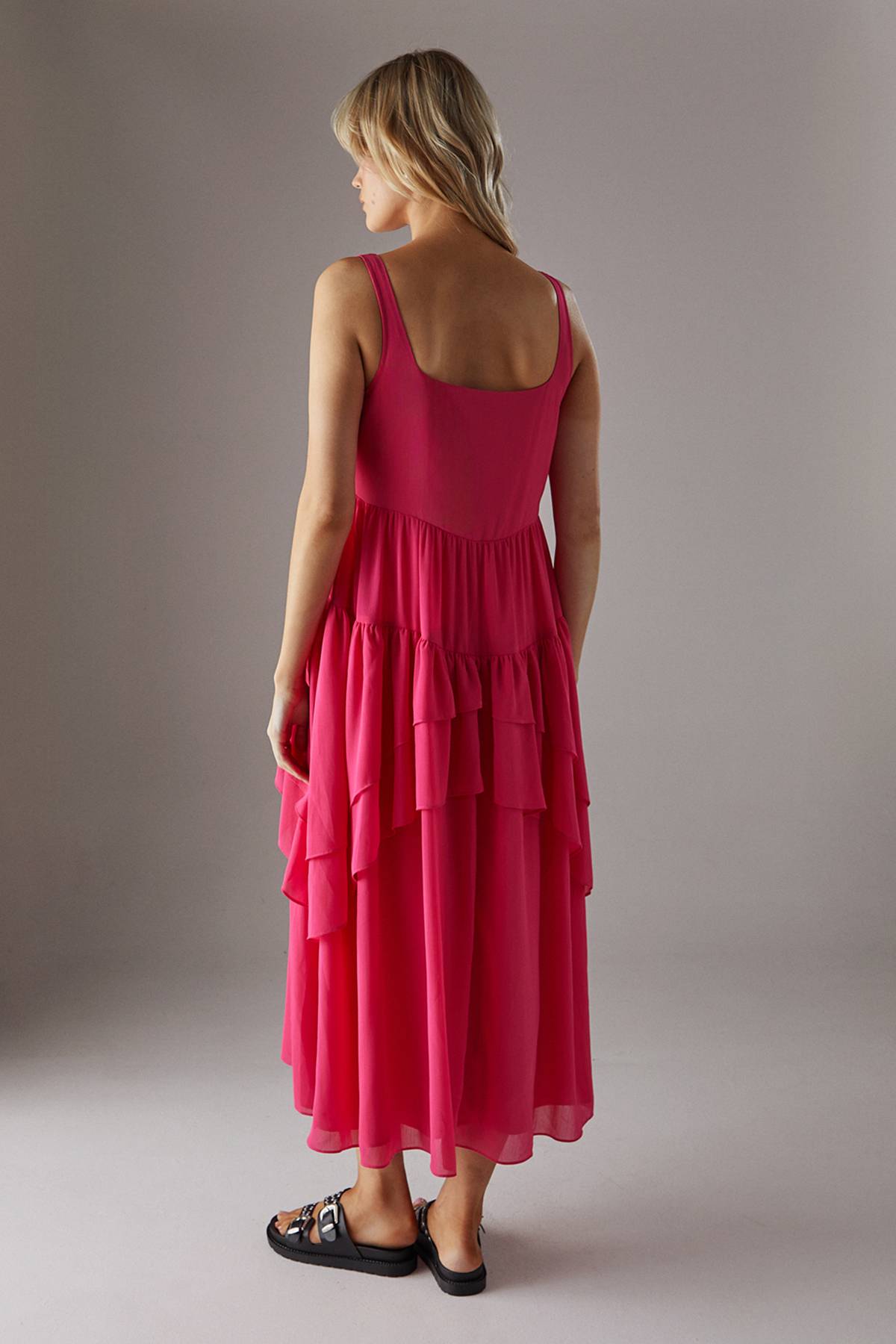 Warehouse Robe Midi Smock à Volants Étagés en Mousseline
