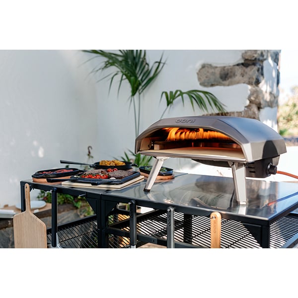 Lot four à Pizza au gaz Koda 16 + pelle + housse Ooni