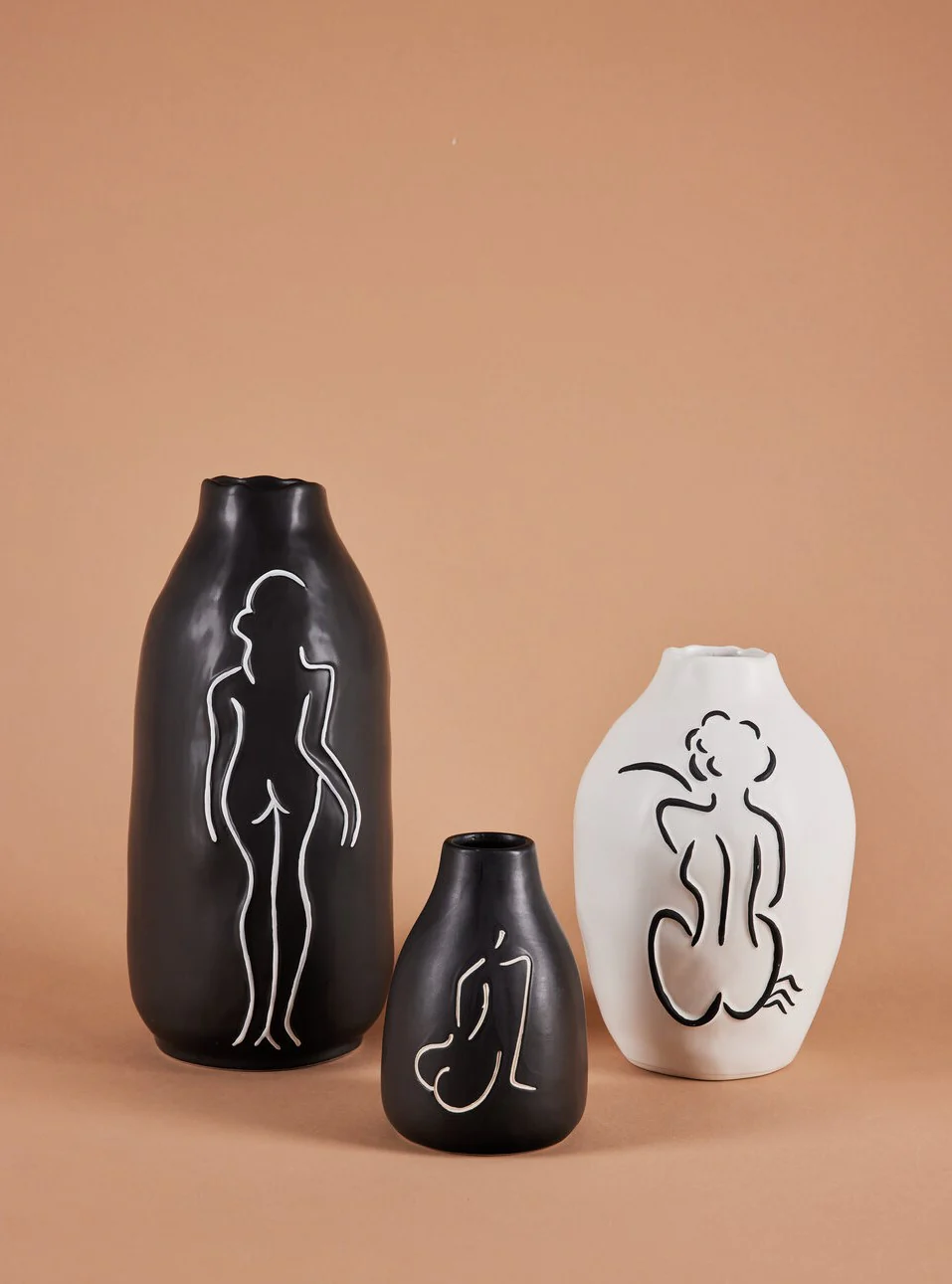 Bahne Interior  Vase med kvindeskikkelse, sort - H14 cm.