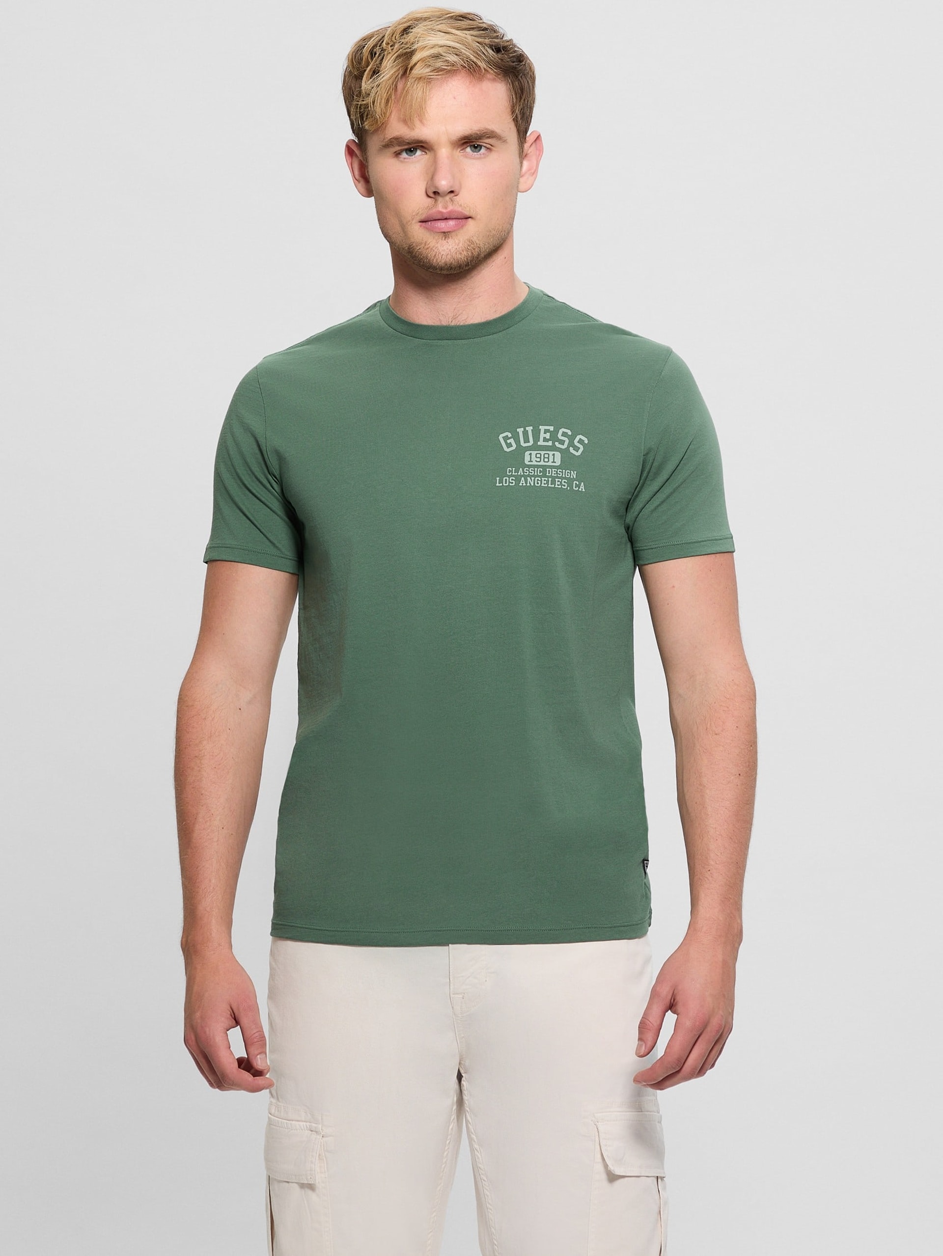 Camiseta universitária exclusiva