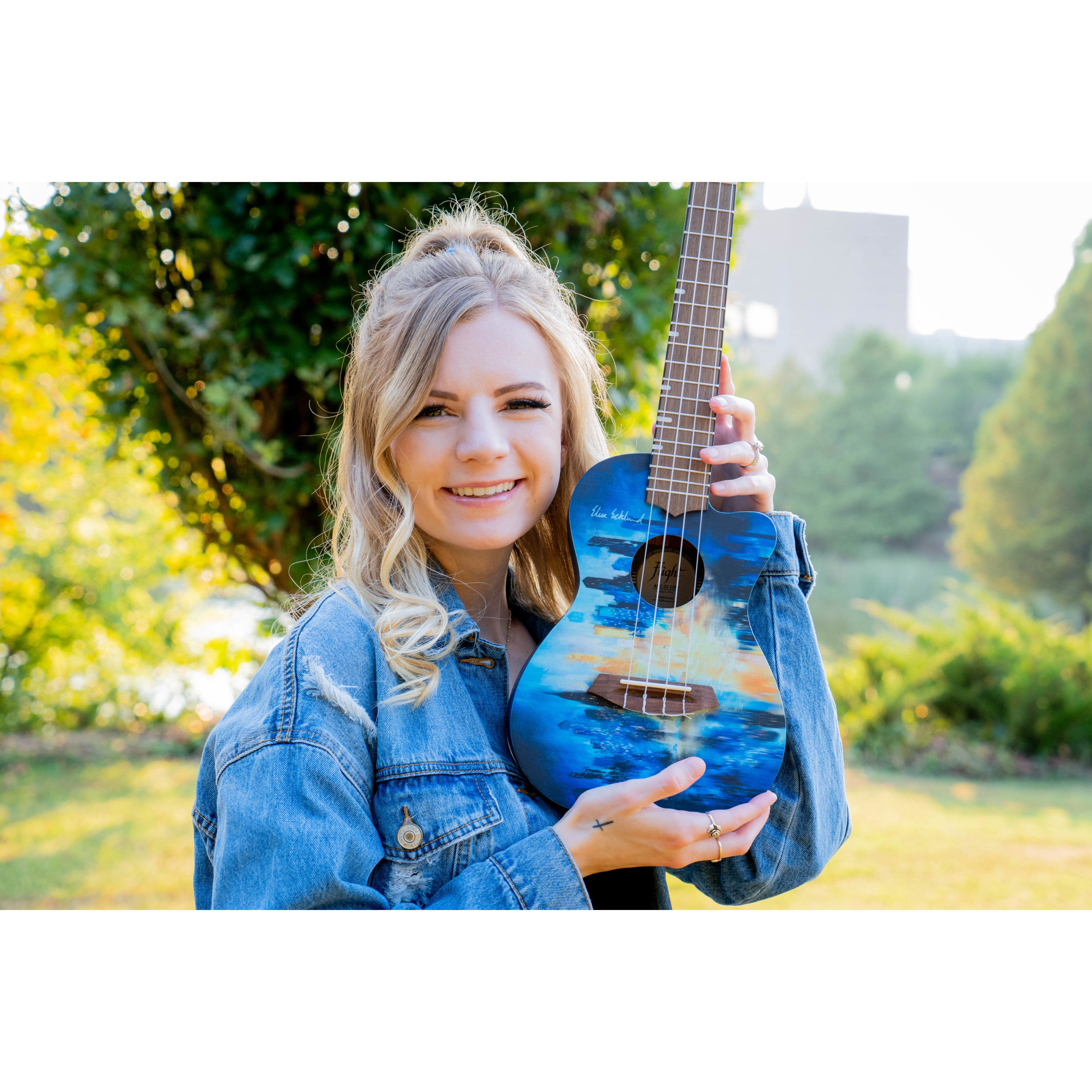 Flight Elise Ecklund City Signature concert ukelele met padded gigbag, boekje en stickers