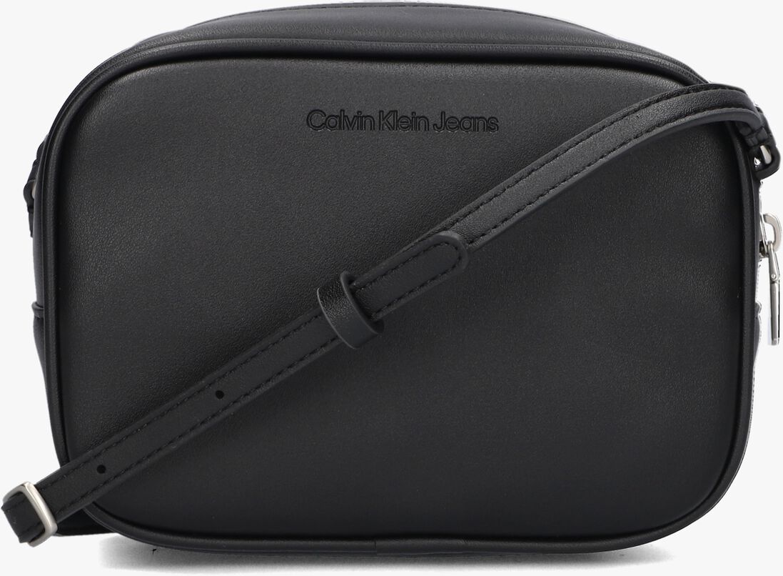 CALVIN KLEIN zwarte calvin klein schoudertas sculpted camera bag18 mono