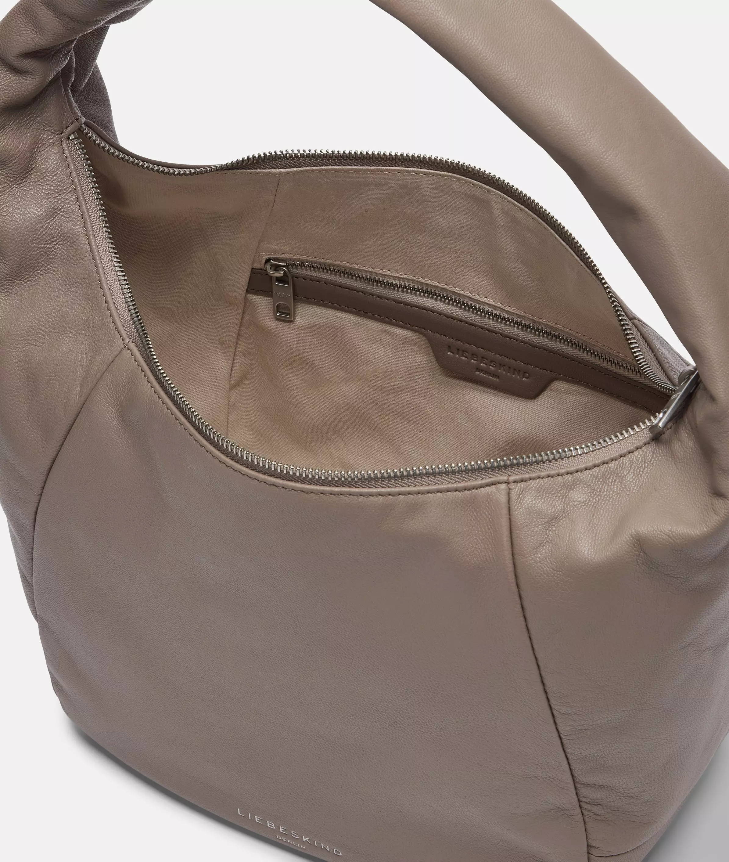 Farrah Hobo M Spacious leather pouch bag with a vintage look