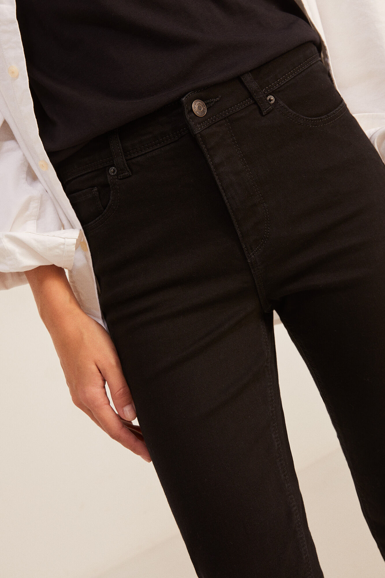 Calça jeans push-up, lavagem sustentável - preta