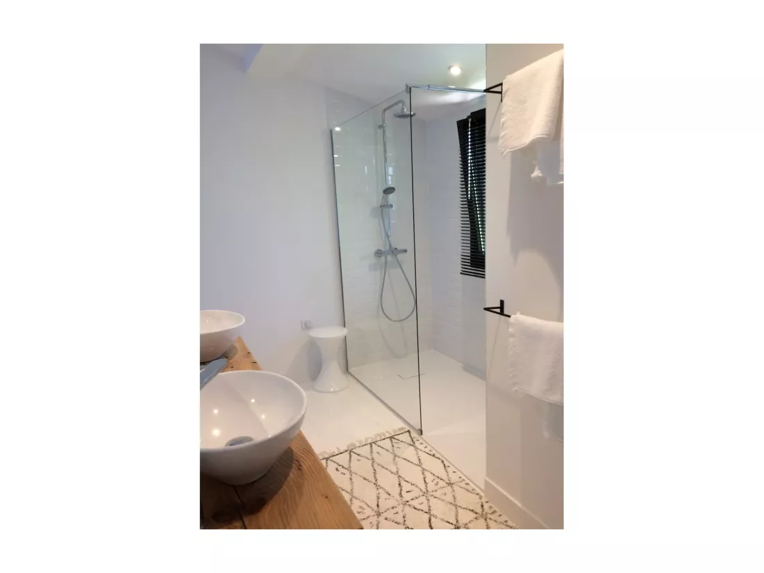 Receveur de douche 90 x 160 cm extra plat PIATTO en SoliCast® surface ardoisée blanc