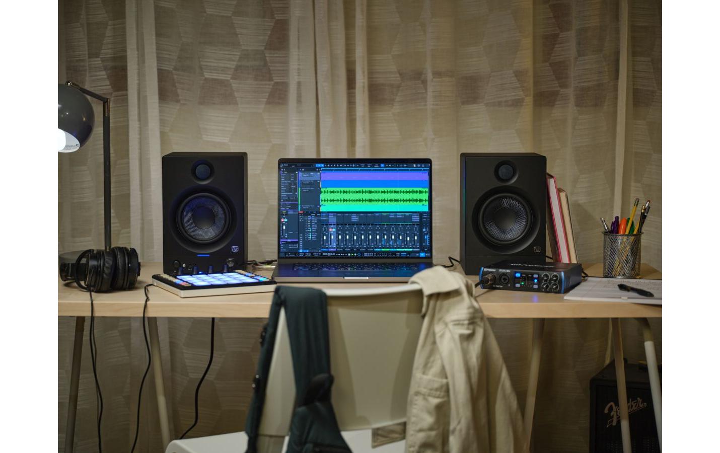 Studiomonitore Eris 5 BT (2 Gen.) Schwarz<br>Aktive 5-Zoll-Referenzmonitore mit Bluetooth