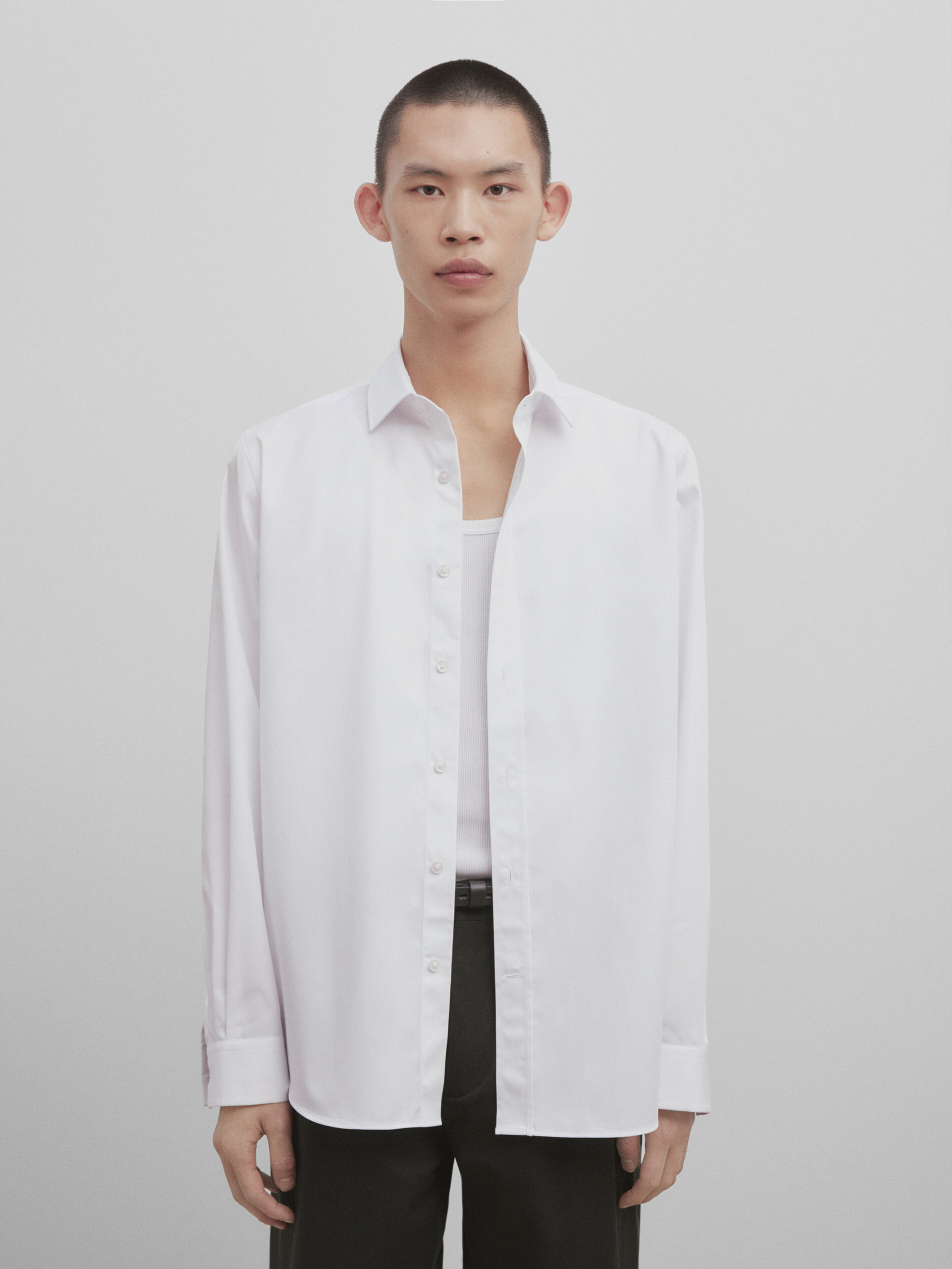 Camisa de algodão com modelagem relaxada - Studio - BRANCA