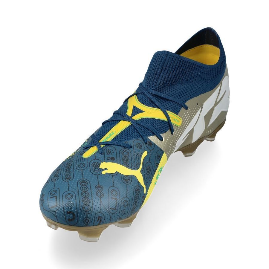 PUMA Future 7 Match FG/AG NJR BNA - Sailing Blue/Marine Blue/Jaune/Grassy Green/Doré ÉDITION LIMITÉE