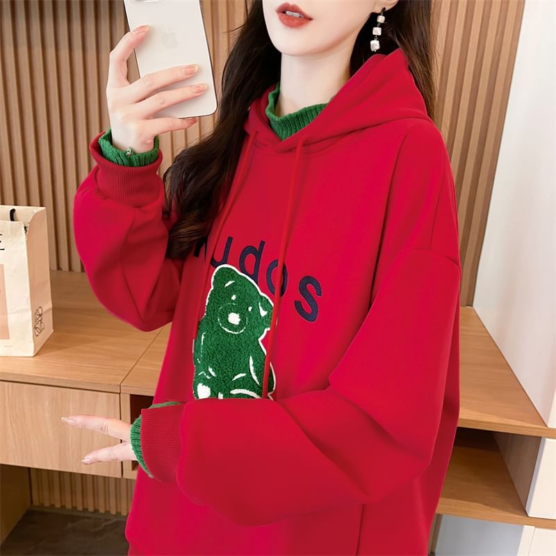 Honey River - Oversized hoodie met geborduurde beer