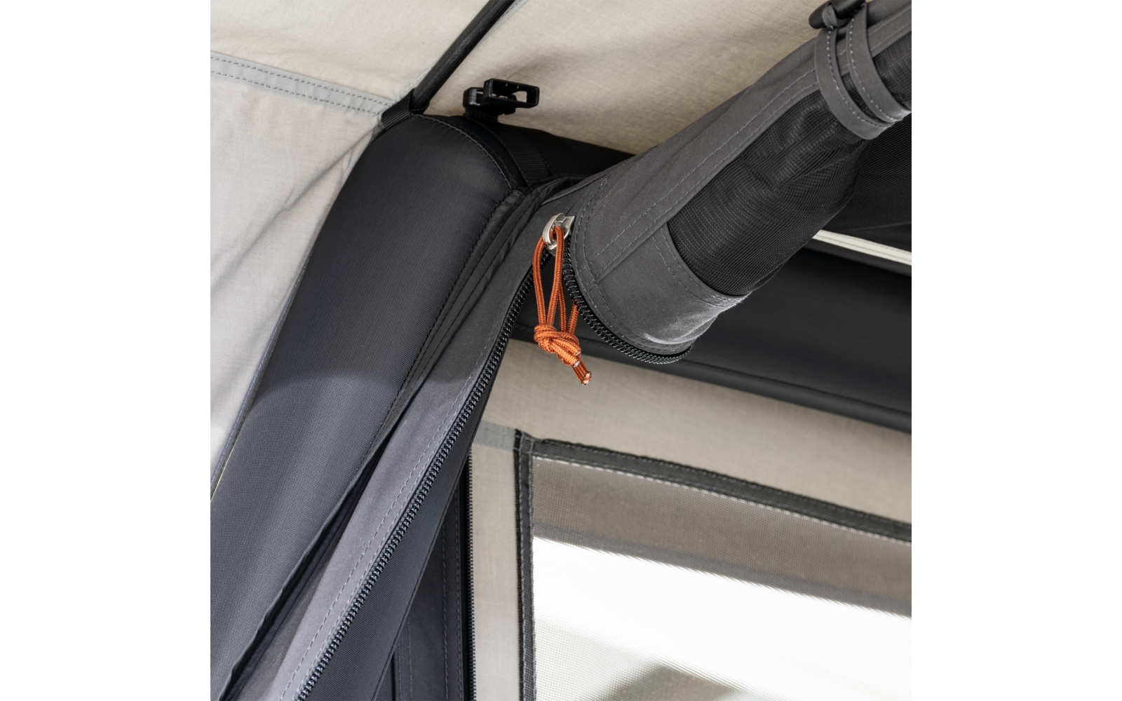 Dometic TRT 140 Air Aufblasbares Dachzelt inklusive Pumpe