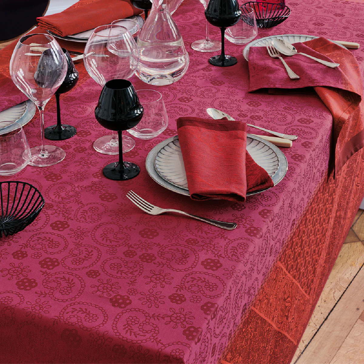 Nappe antitache déperlant pur coton rouge 115x115 Garnier Thiebaut