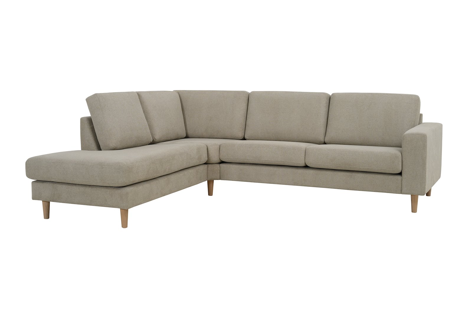 Hedda hjørnesofa 2,5 seter med åpen ende venstre. Tekstil Brooklyn 9 Cappuccino med hvitoljede eikeben (1) og 18 cm arm (F).