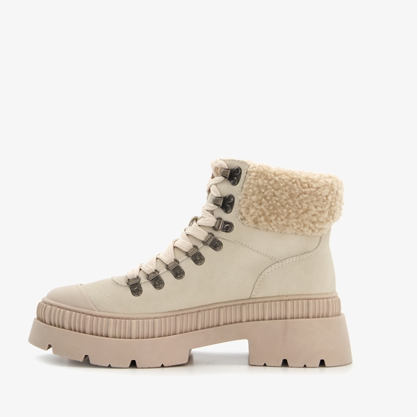 Blue Box dames veterboots beige met chunky zool
