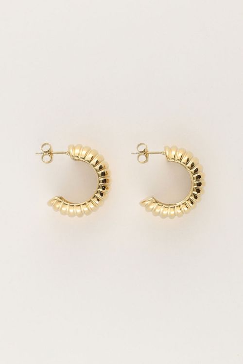 Bold oorringen met ribbel textuur