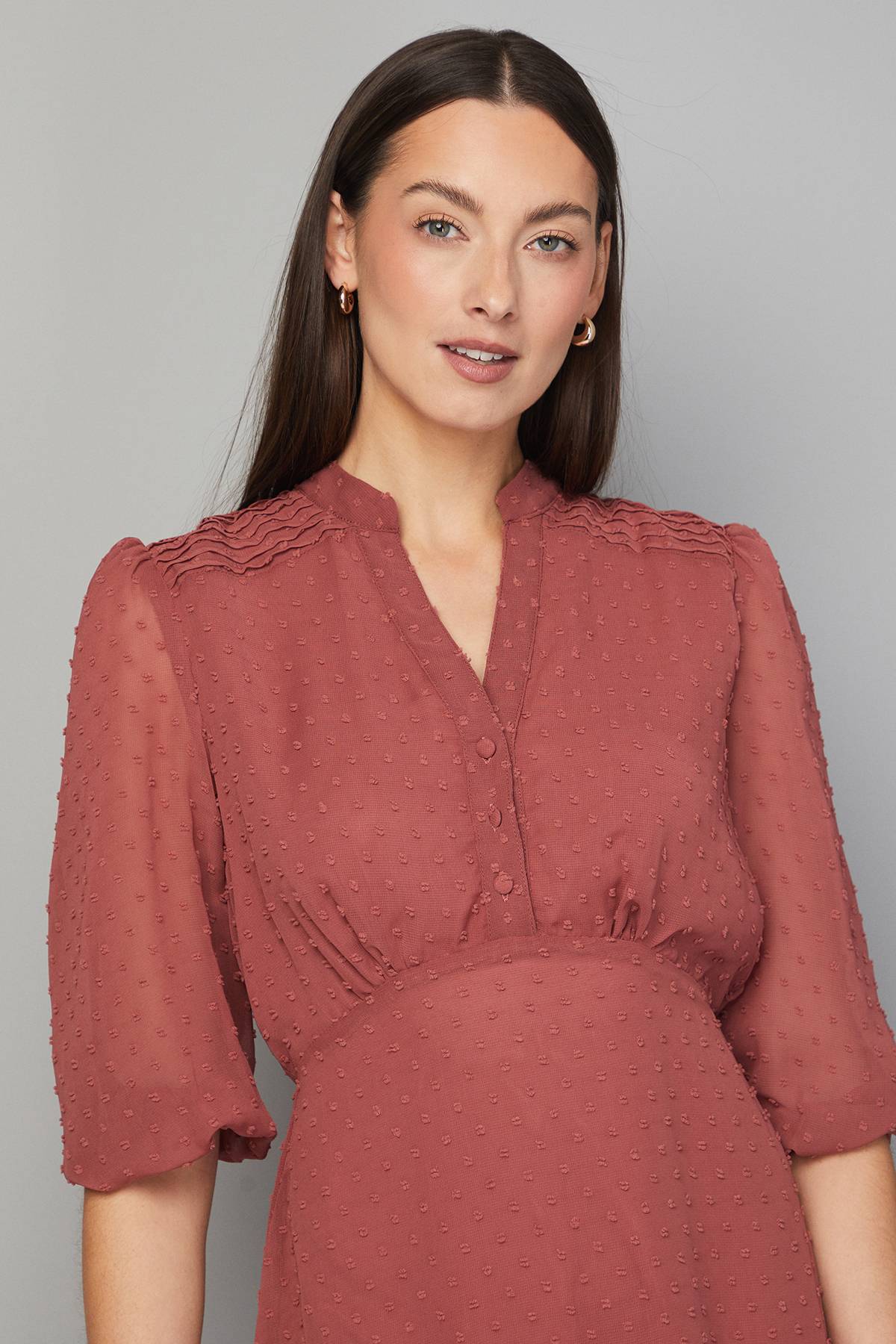 Wallis Robe Midi Boutonnée à Détails Plissés Dobby