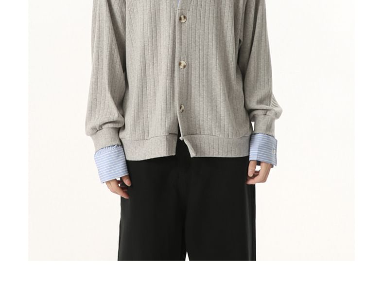 FAERIS - Mock tweedelig cardigan met kraag, strepen en knoopjes