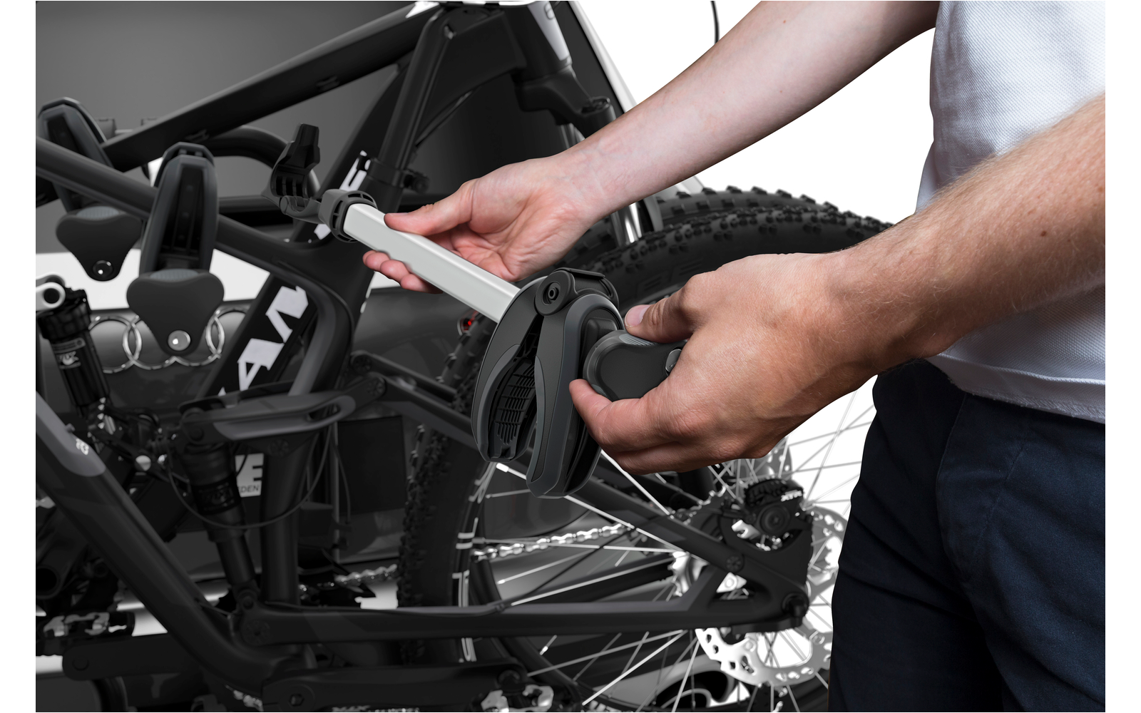Thule EasyFold XT 3 Fahrradträger für 3 Fahrräder