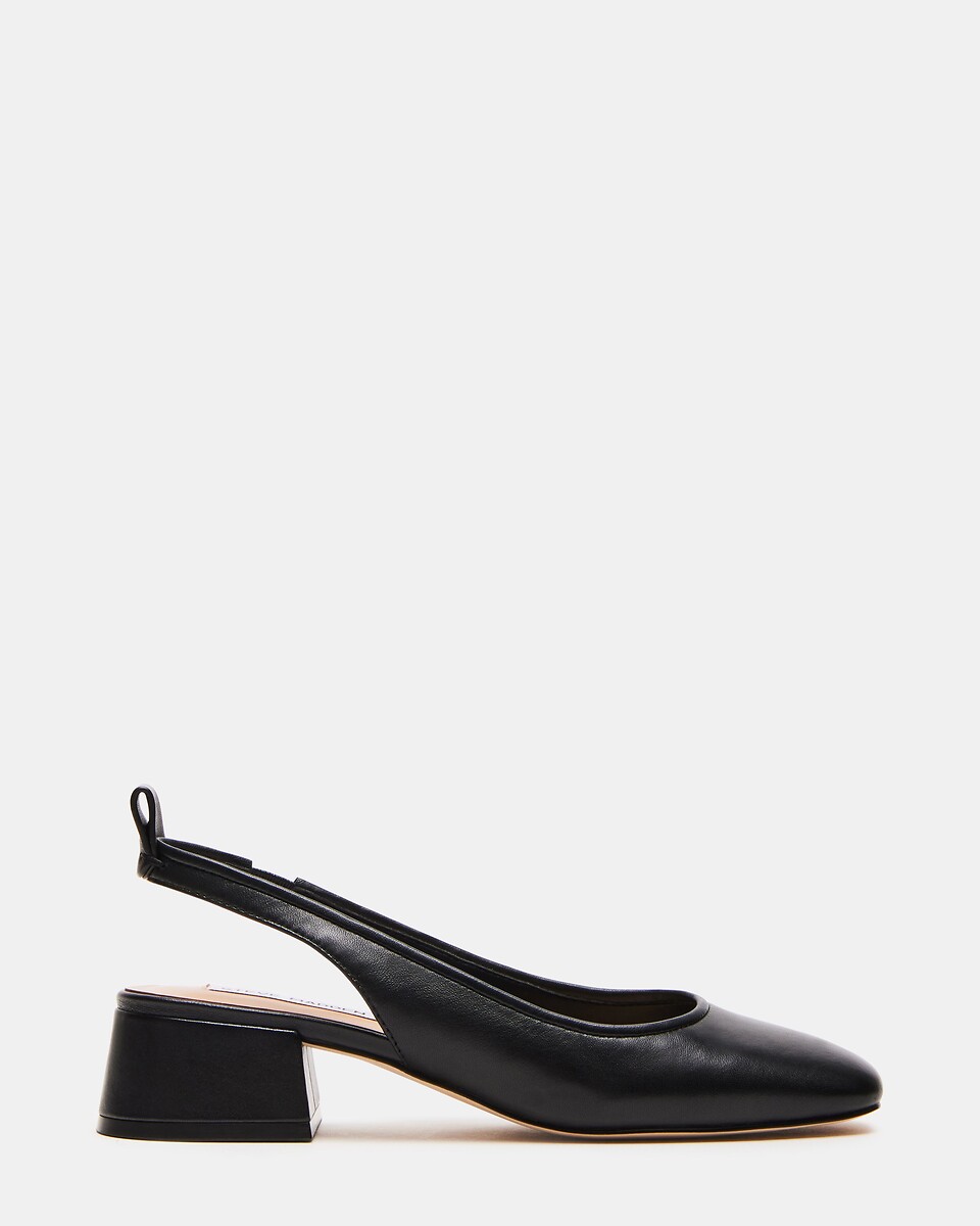 STEVE MADDEN<br>Sapatos de couro com tira no calcanhar; salto largo.