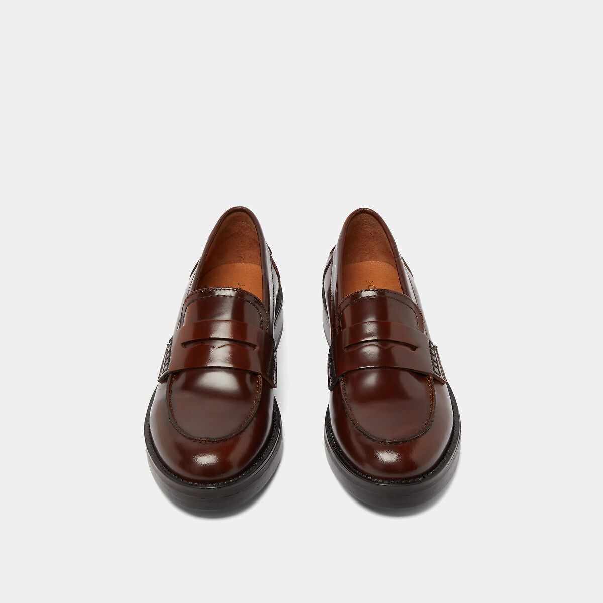 JONAK<br>Mocassins Mirna em couro, sola grossa