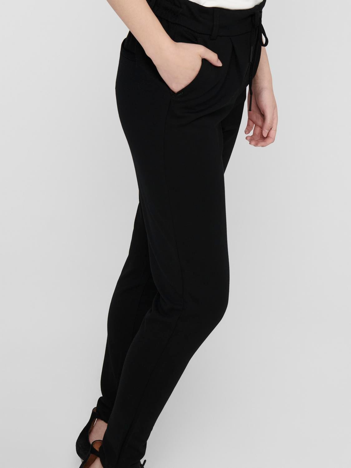 ONLPOPTRASH Mittlere Taille Normal geschnitten Klassische Hose Black