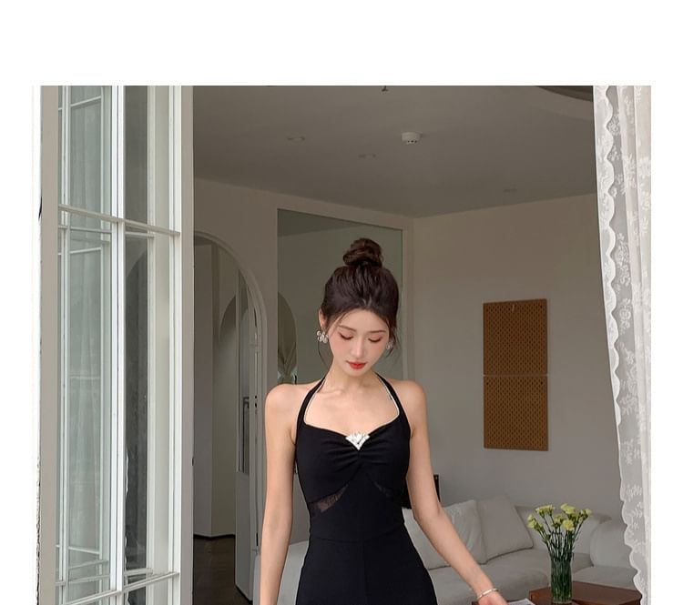 Yilda - Halter Effen Uitlopende Jumpsuit