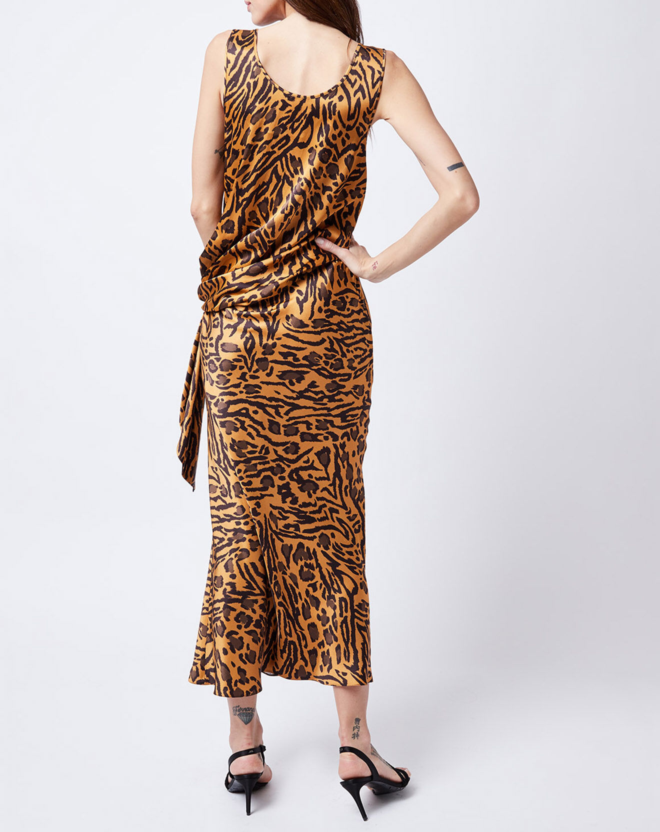 John Galliano Robe longue satinée léopard marron