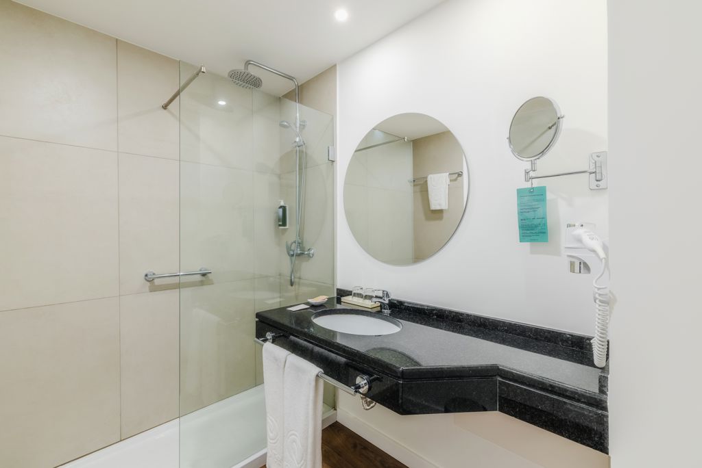 Fly & Go Enotel Santo da Serra Logies en ontbijt - Hotel